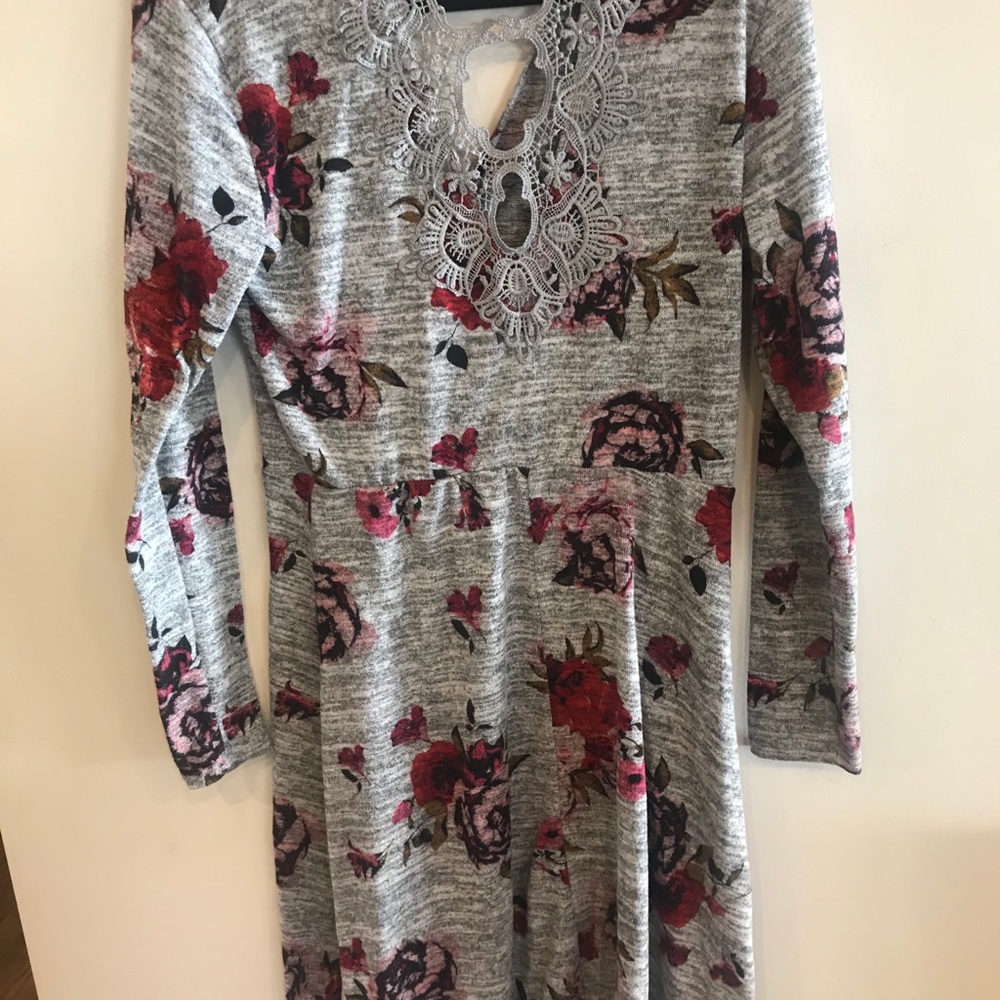 Girls Dress - Picture 2 of 4